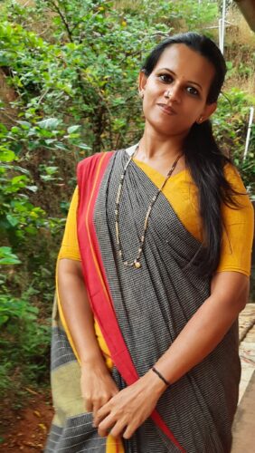 Yellow/Red--Black Patteda Anchu Saree photo review